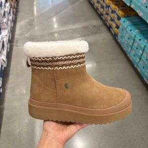 Skechers Tan and White Winter Boots